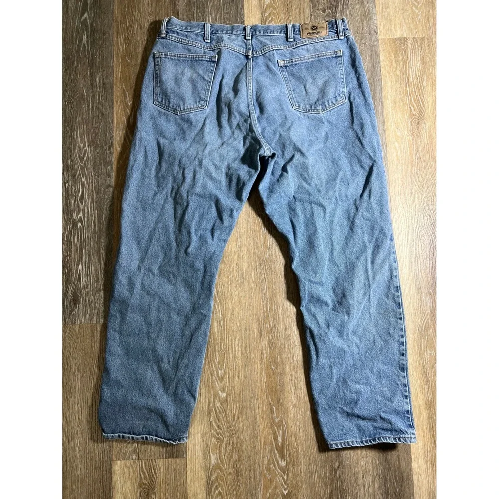 Wrangler Mens Relaxed Fit Medium Wash Blue‎ Denim Jeans 42x32 97601DR